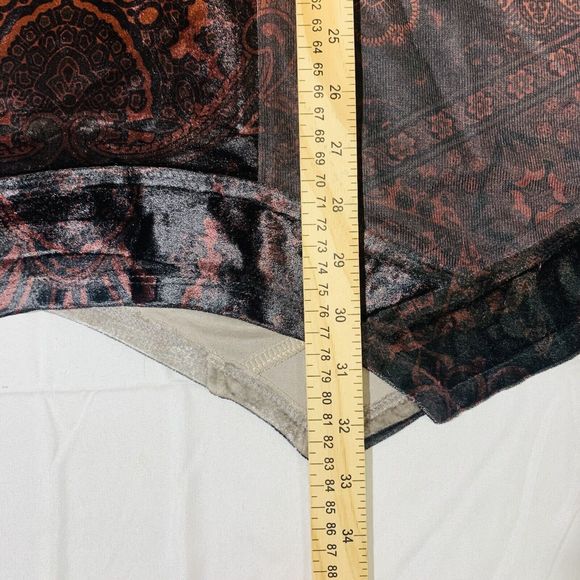 Live And Let Live NWT Sublimation Embroidered Blouse Size Large Women’s - Picture 14 of 14